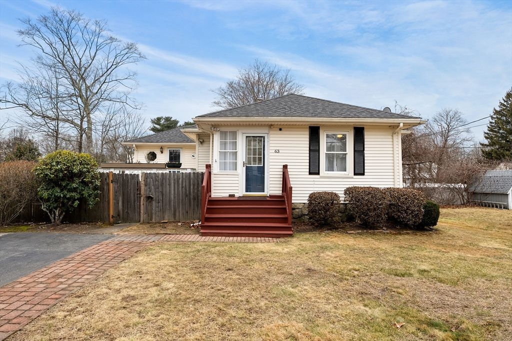 63 Sycamore Street, Holbrook, MA 02343