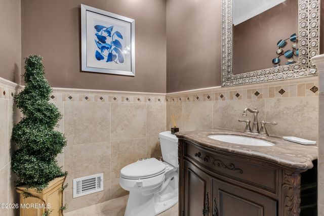 3 Chestnut Hill Drive, Manalapan, NJ 07726