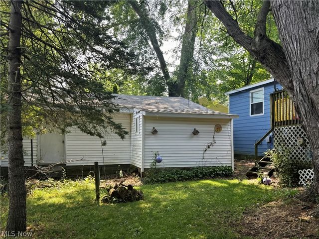 1717 Stirling Road, Madison, OH 44057