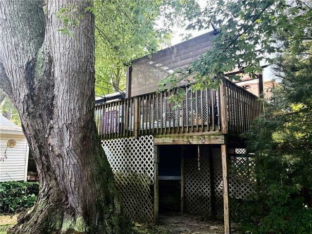 1717 Stirling Road, Madison, OH 44057