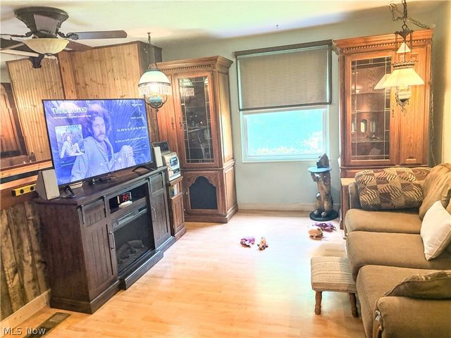 1717 Stirling Road, Madison, OH 44057