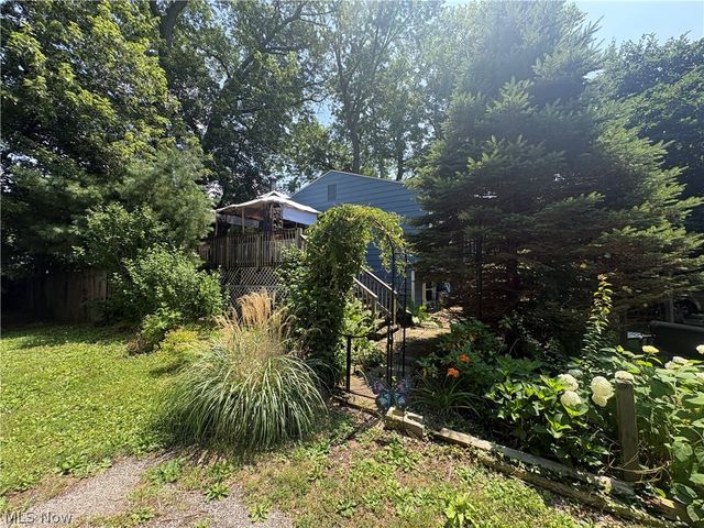 1717 Stirling Road, Madison, OH 44057