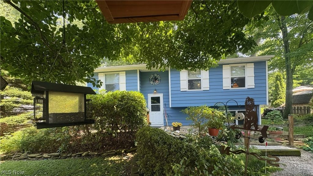 1717 Stirling Road, Madison, OH 44057