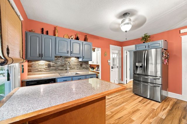 90 Bonneville Ave, Chicopee, MA 01013