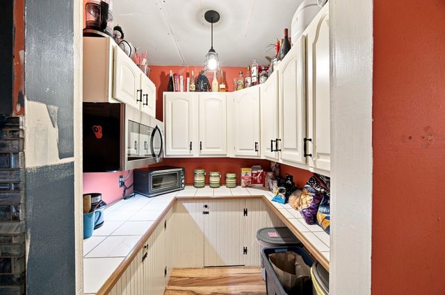 90 Bonneville Ave, Chicopee, MA 01013