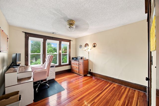 90 Bonneville Ave, Chicopee, MA 01013