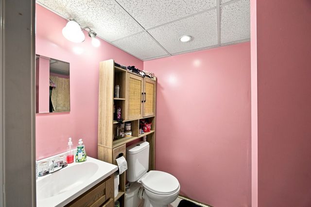 90 Bonneville Ave, Chicopee, MA 01013