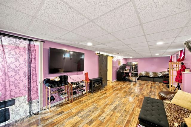 90 Bonneville Ave, Chicopee, MA 01013