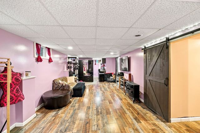 90 Bonneville Ave, Chicopee, MA 01013