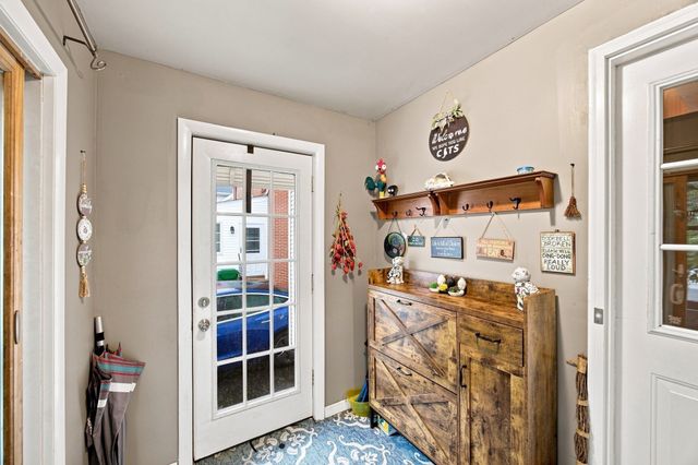90 Bonneville Ave, Chicopee, MA 01013