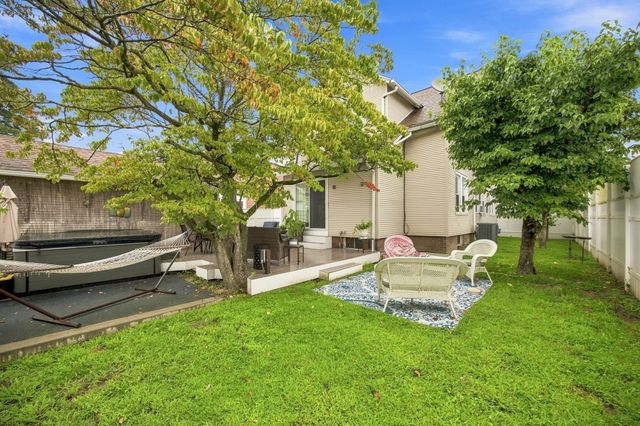 90 Bonneville Ave, Chicopee, MA 01013