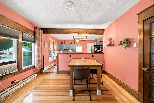 90 Bonneville Ave, Chicopee, MA 01013