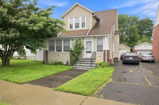 90 Bonneville Ave, Chicopee, MA 01013