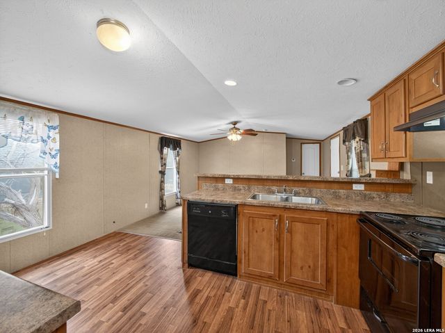528 Private Rd 1516, Bandera, TX 78003