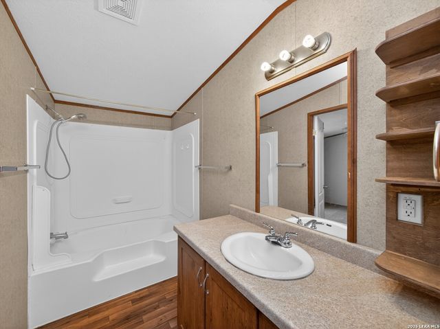 528 Private Rd 1516, Bandera, TX 78003