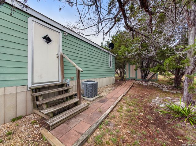 528 Private Rd 1516, Bandera, TX 78003