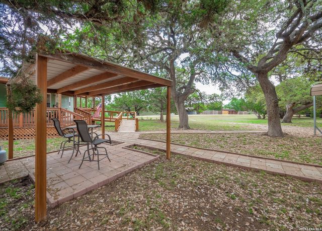528 Private Rd 1516, Bandera, TX 78003