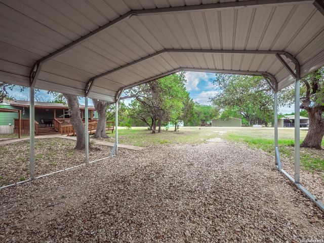 528 Private Rd 1516, Bandera, TX 78003