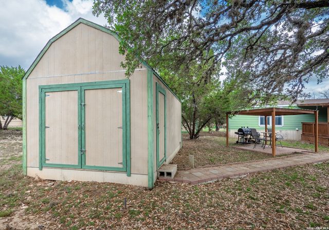 528 Private Rd 1516, Bandera, TX 78003