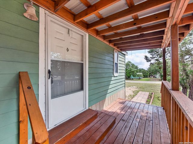 528 Private Rd 1516, Bandera, TX 78003