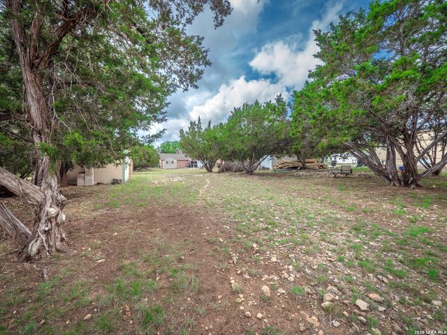 528 Private Rd 1516, Bandera, TX 78003