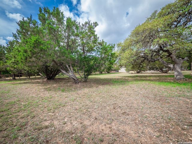 528 Private Rd 1516, Bandera, TX 78003