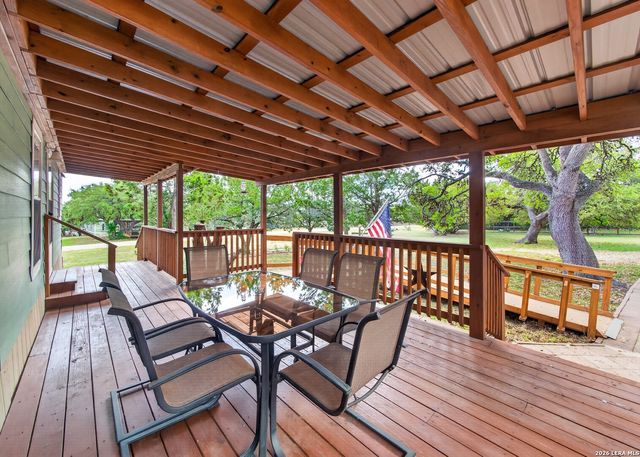 528 Private Rd 1516, Bandera, TX 78003