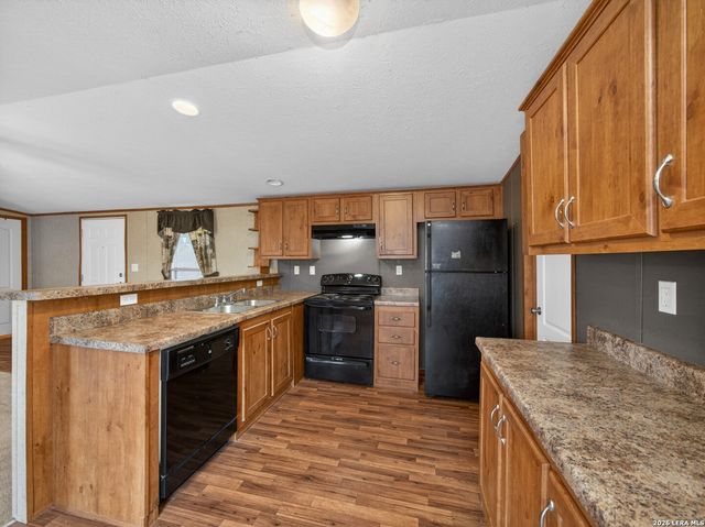 528 Private Rd 1516, Bandera, TX 78003