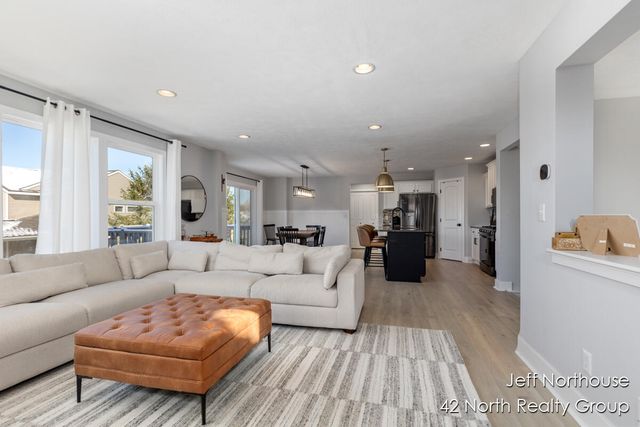 1001 Cobblestone Way Drive SE, Byron Center, MI 49315