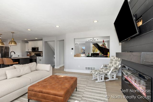 1001 Cobblestone Way Drive SE, Byron Center, MI 49315