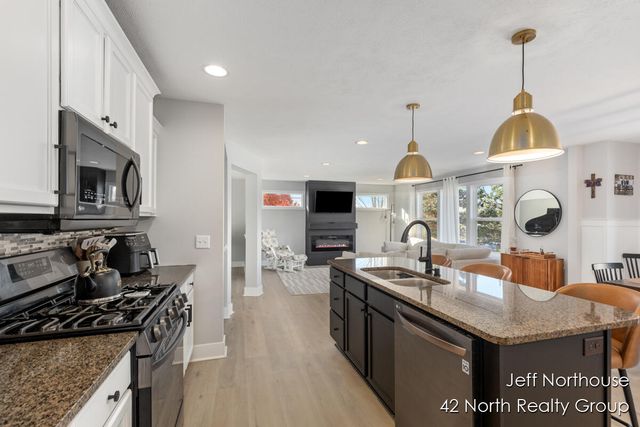 1001 Cobblestone Way Drive SE, Byron Center, MI 49315