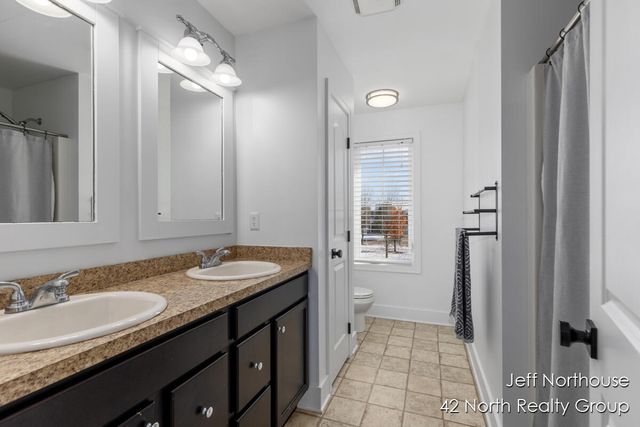 1001 Cobblestone Way Drive SE, Byron Center, MI 49315