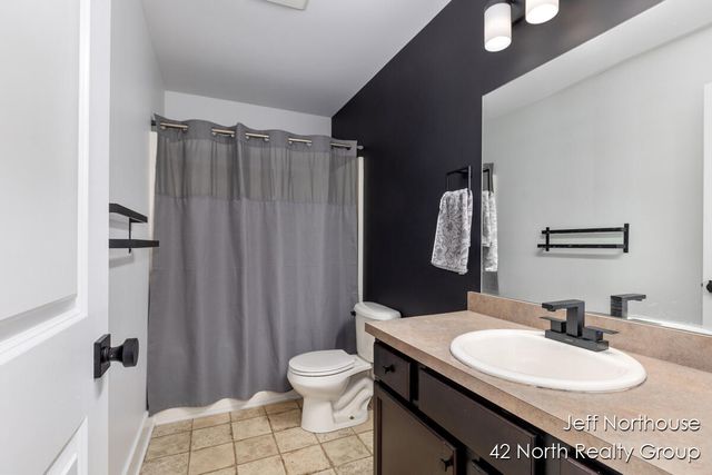 1001 Cobblestone Way Drive SE, Byron Center, MI 49315