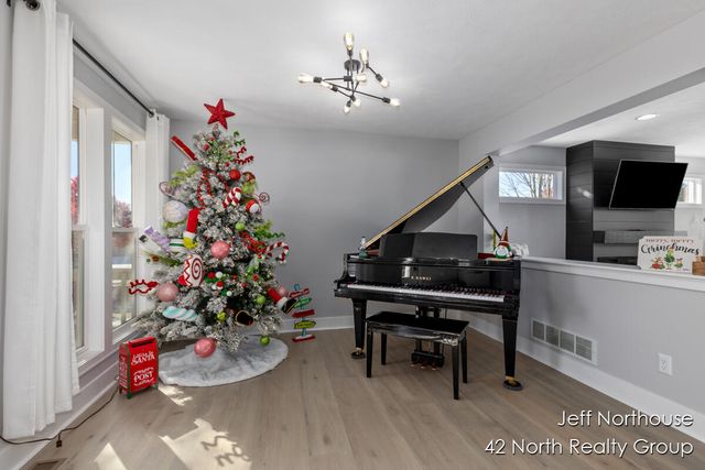 1001 Cobblestone Way Drive SE, Byron Center, MI 49315