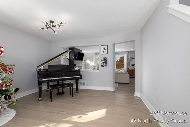 1001 Cobblestone Way Drive SE, Byron Center, MI 49315