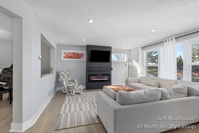 1001 Cobblestone Way Drive SE, Byron Center, MI 49315