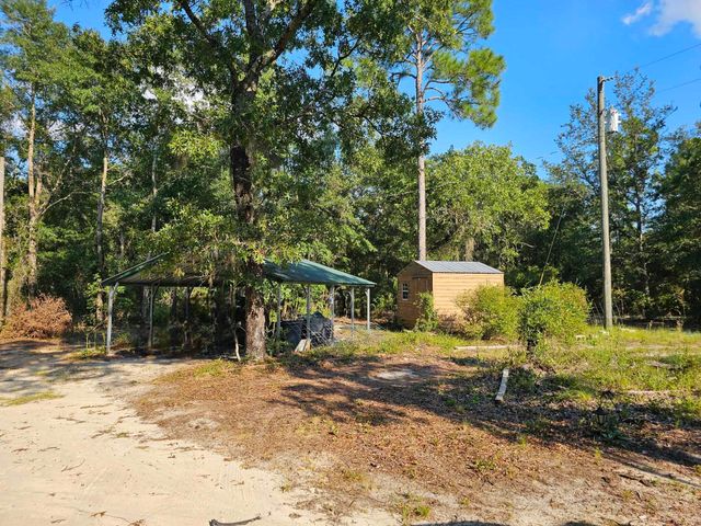 390 Dusty Hunter Lane, Quincy, FL 32351
