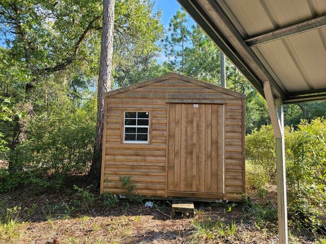 390 Dusty Hunter Lane, Quincy, FL 32351