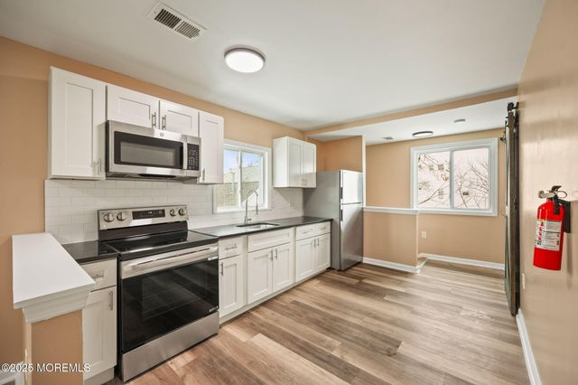 143 Center Avenue 2, Keansburg, NJ 07734