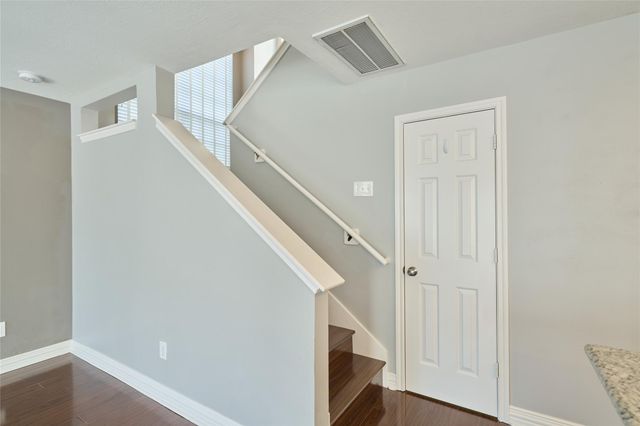 39 N Walden Elms Circle, The Woodlands, TX 77382