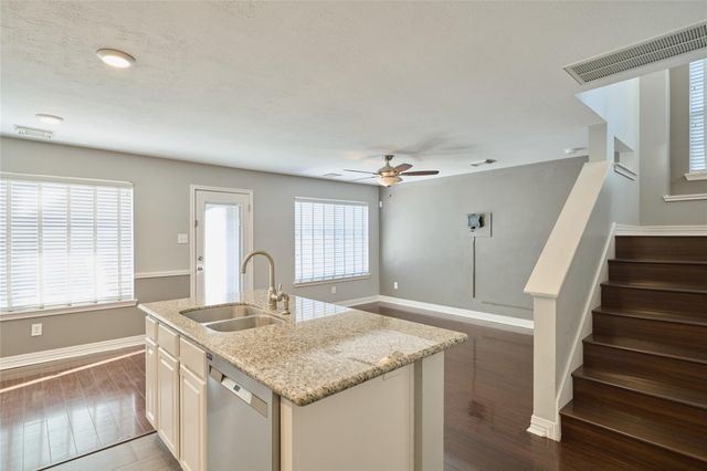 39 N Walden Elms Circle, The Woodlands, TX 77382