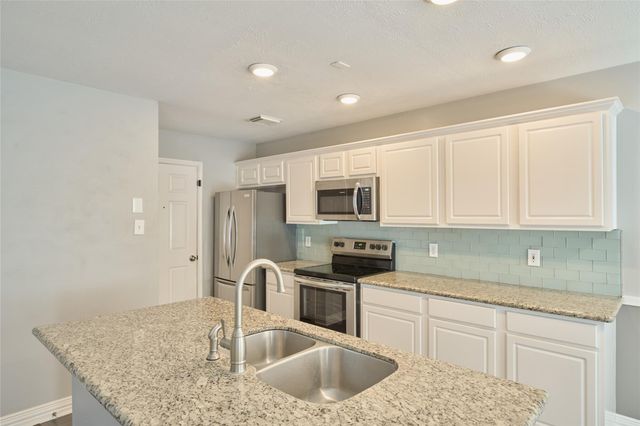 39 N Walden Elms Circle, The Woodlands, TX 77382