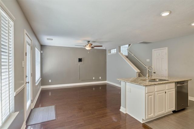 39 N Walden Elms Circle, The Woodlands, TX 77382