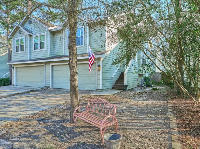 39 N Walden Elms Circle, The Woodlands, TX 77382
