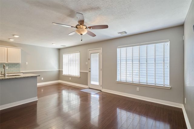 39 N Walden Elms Circle, The Woodlands, TX 77382