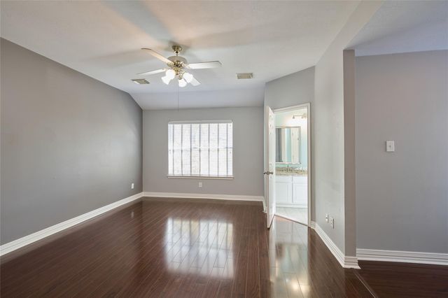 39 N Walden Elms Circle, The Woodlands, TX 77382