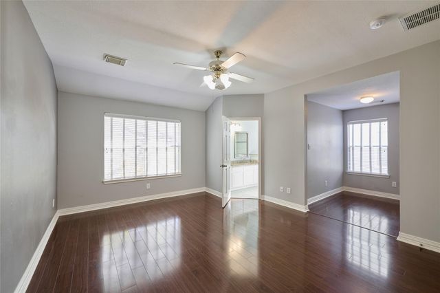 39 N Walden Elms Circle, The Woodlands, TX 77382