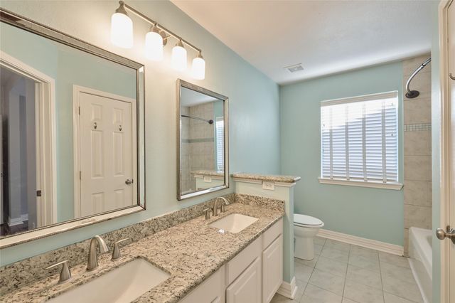 39 N Walden Elms Circle, The Woodlands, TX 77382