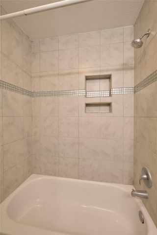 39 N Walden Elms Circle, The Woodlands, TX 77382