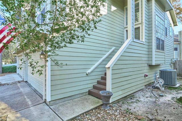 39 N Walden Elms Circle, The Woodlands, TX 77382